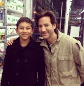 Ian and young fan.JPG