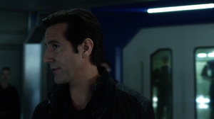 The100_s01e01_03.jpg