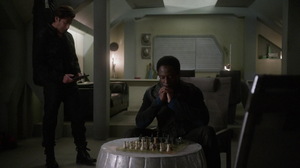 The100_s01e05_02.jpg
