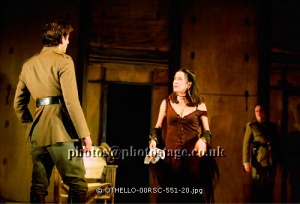 Othello RSC Jan2000 12.jpg