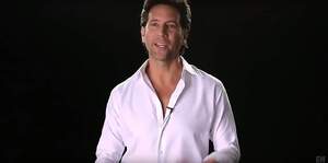 Ian explains Lost in 30 seconds at Paleyfest reunion (5).jpeg