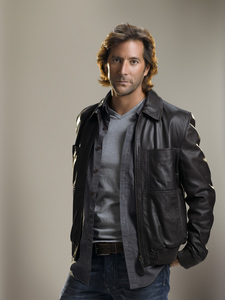 lost_henry_ian_cusick_desmond_hume_dvdbash_031.jpg