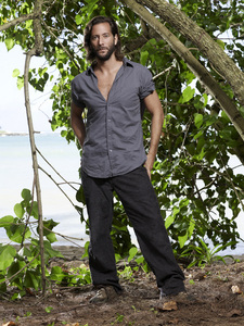 lost_henry_ian_cusick_desmond_hume_dvdbash_299.jpg