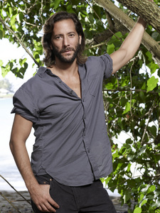 lost_henry_ian_cusick_desmond_hume_dvdbash_300.jpg
