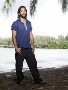 lost_henry_ian_cusick_desmond_hume_dvdbash_304.jpg