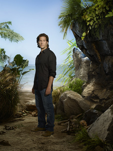 lost_henry_ian_cusick_desmond_hume_dvdbash_430.jpg