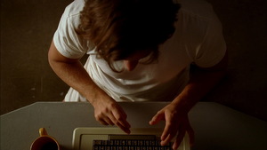 S02E01_007.jpg
