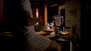 S02E01_011.jpg