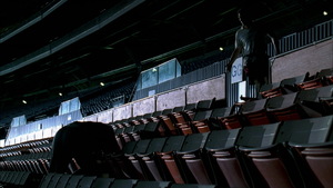S02E01_030.jpg