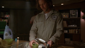 S02E24_013.jpg