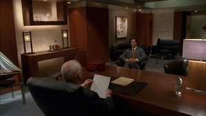 S03E08_102.jpg