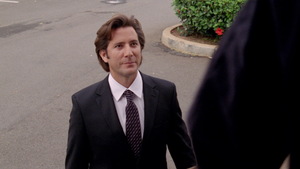 S06E17_001.jpg