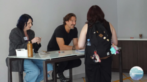 autographes_convention_the_100_grounders_in_paris_dimanche_reunited_events_frconventions47_jpg.png