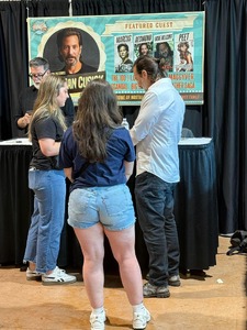 Ian Sci-fi con table-02.jpg