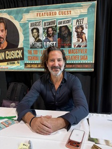Ian Sci-fi con table-12.jpg