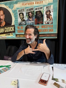 Ian Sci-fi con table-15.jpg