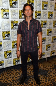 Henry+Ian+Cusick+100+Press+Line+Comic+Con+3URMkUNCWPfl.jpg