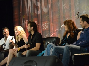 Elizabeth_Mitchell_Walker_Stalker_Con_Lost_Panel_035.JPG